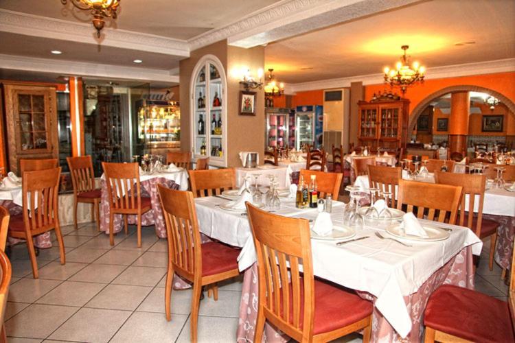 Hotel Los Arcos El Alquián Eksteriør bilde